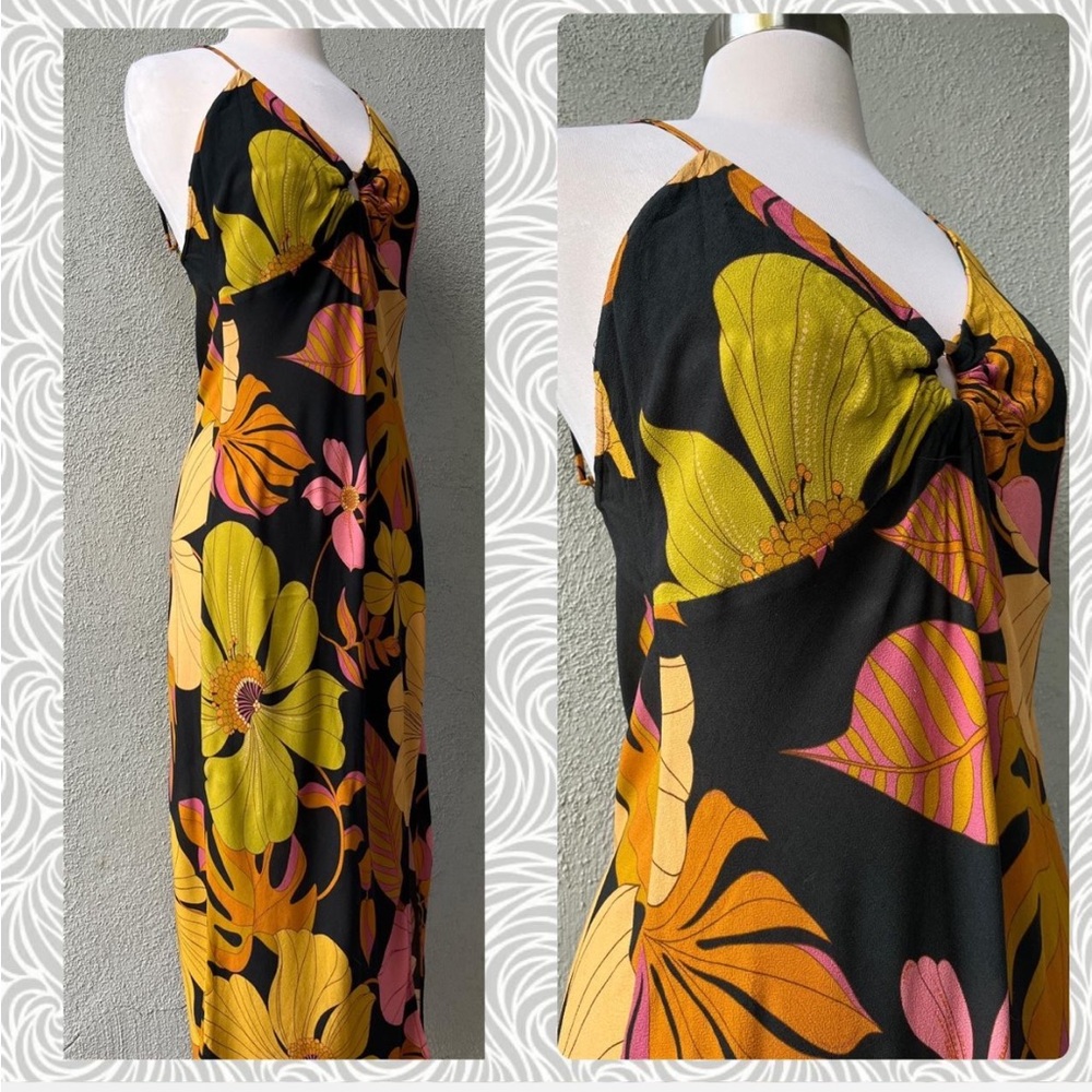 Floral Midi Dress in Black and Pink - Picture 4 of 8